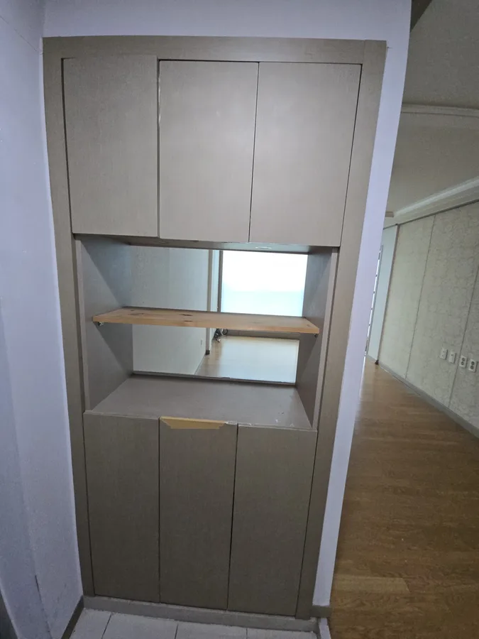 신발장 도어만 교체 시공 전 문짝 분리 모습